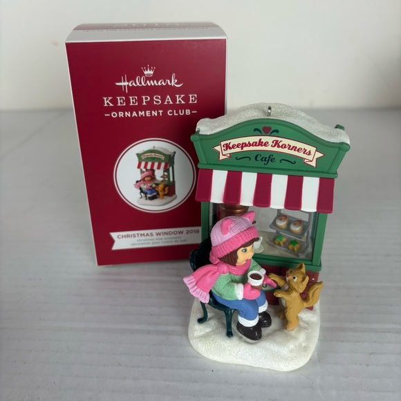 Hallmark/Member Exclusive/Christmas Window Series-16th-Keepsakes Corner Cafe - Picture 1 of 13